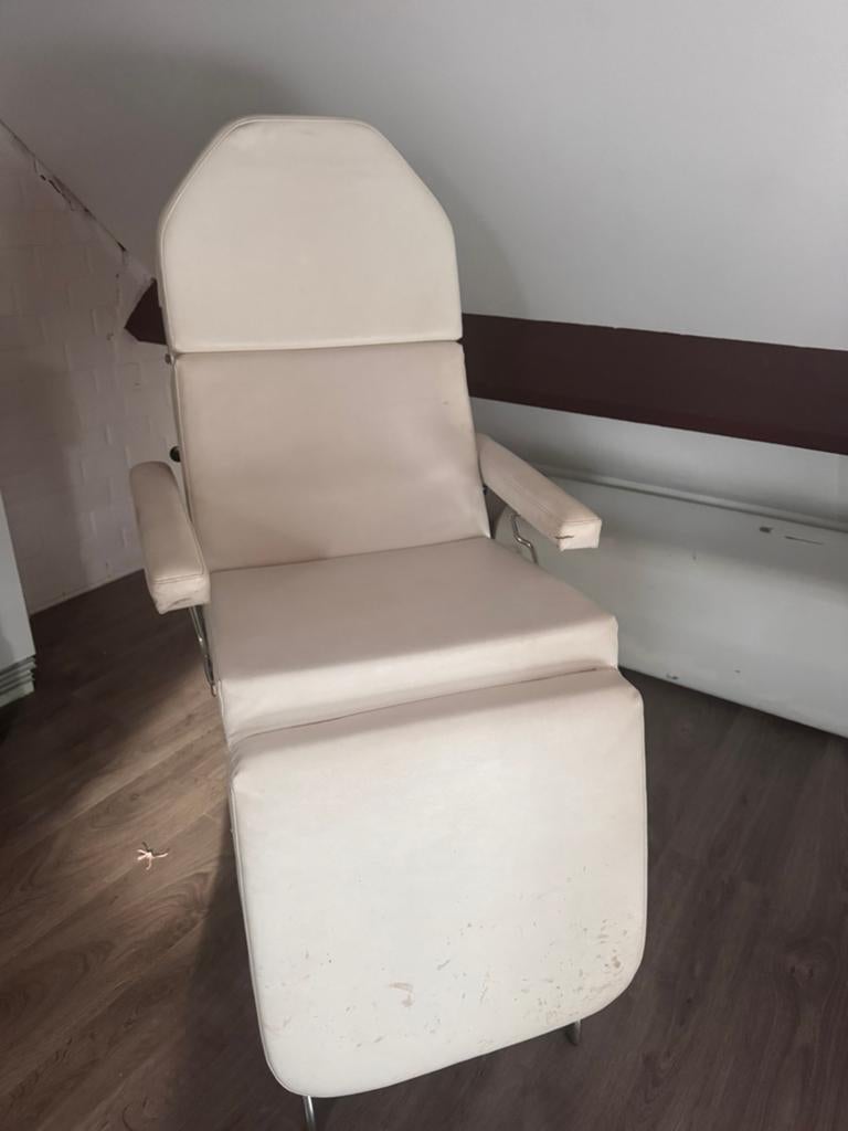 Behandelstoel, Sports & Fitness, Produits de massage, Utilisé, Table de massage, Enlèvement