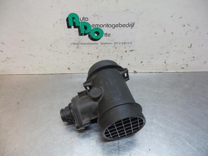 Compteur de masse d'air d'un BMW 3-Serie (3-Serie 90-), -, 3 mois de garantie, Utilisé, -