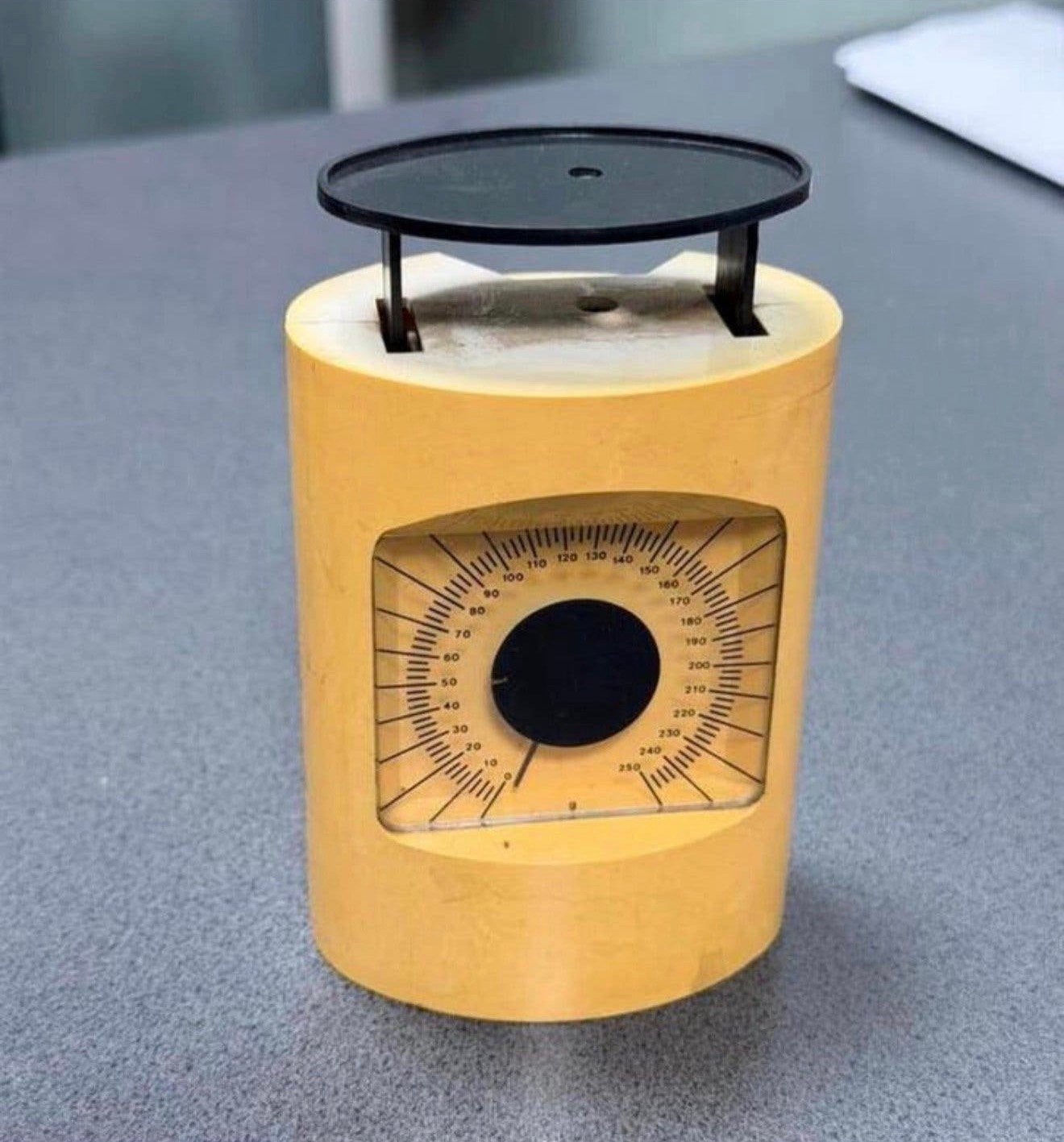 Vintage precisieweegschaal retro jaren 70 - 1970 vintage, Elektronische apparatuur, Ophalen of Verzenden, Zo goed als nieuw, Minder dan 10 kg