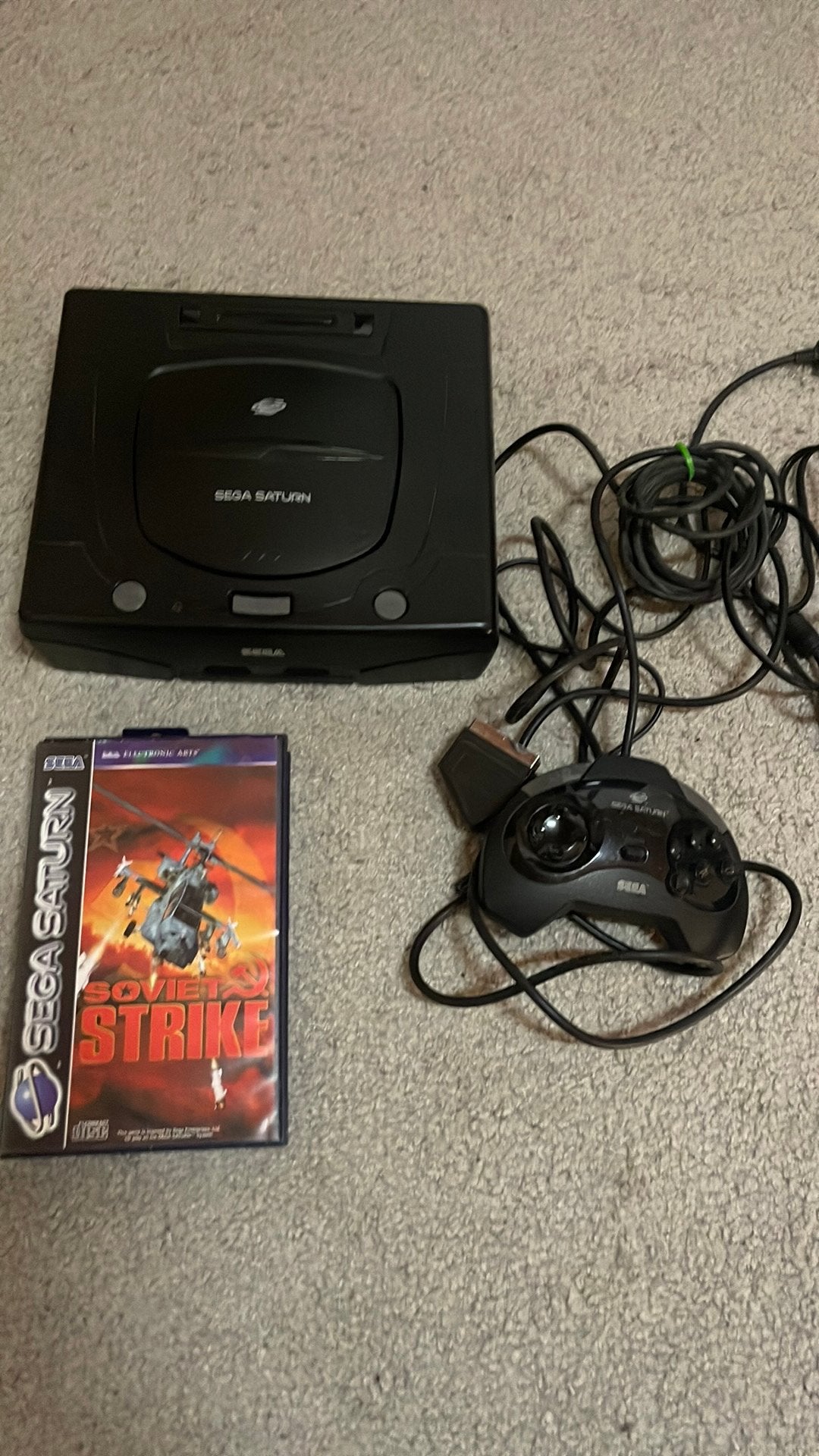 Sega saturn v2 met accesoires, Games en Spelcomputers, Spelcomputers | Sega, Ophalen of Verzenden, Zo goed als nieuw
