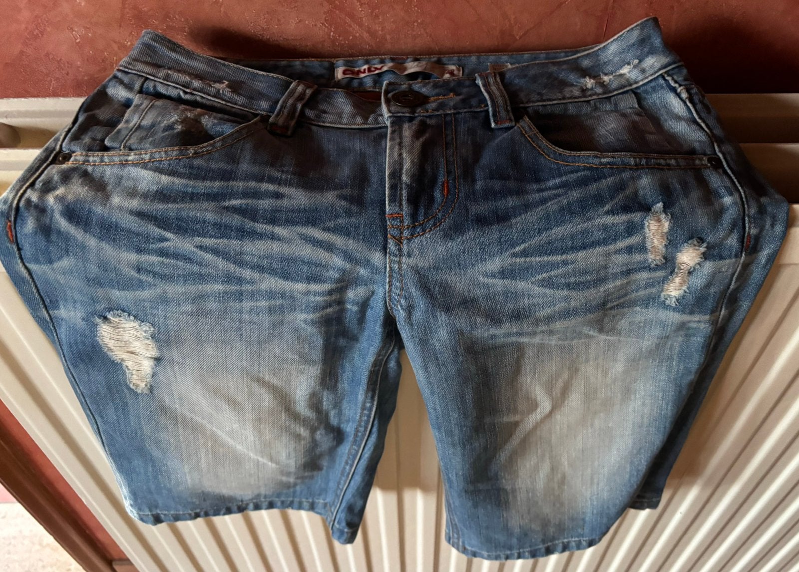 Korte jeans broek van Only 28., Kleding | Dames, Ophalen of Verzenden, Gedragen, Blauw, W28 - W29 (confectie 36)