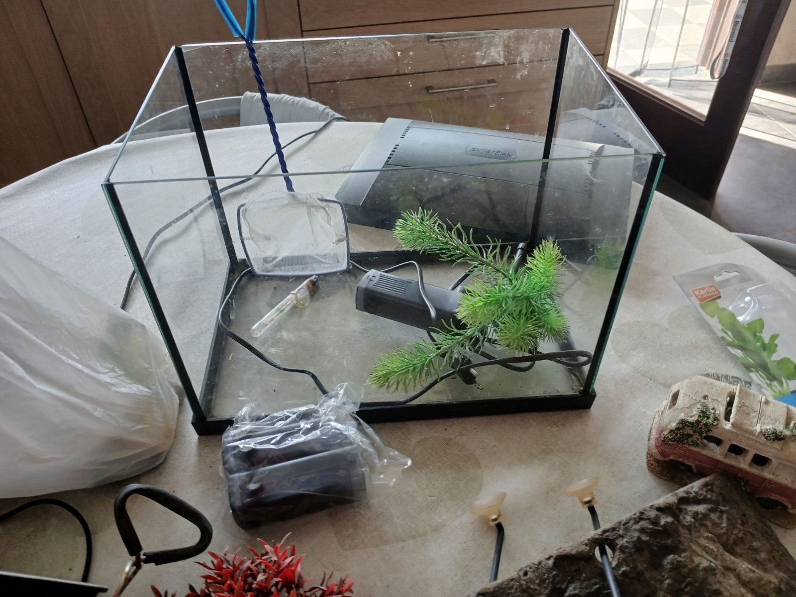 aquarium met toebehoren, Ophalen, Zo goed als nieuw