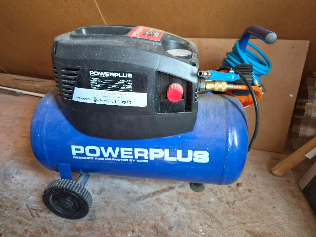 Compressor, Doe-het-zelf en Bouw, Compressors, 100 liter of meer, Ophalen, Gebruikt, 6 tot 10 bar