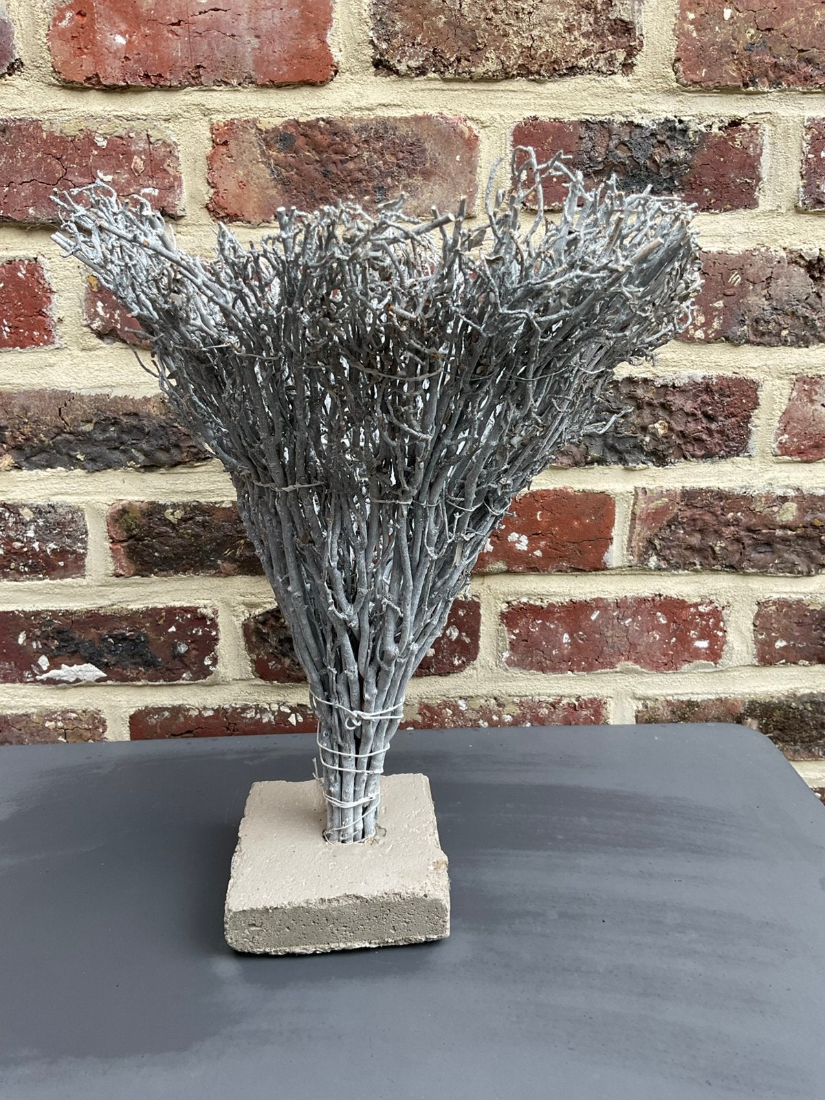 Landelijke Takken Decoratie op Betonnen Voet (H35 x Ø30 cm), Huis en Inrichting, Ophalen, Zo goed als nieuw