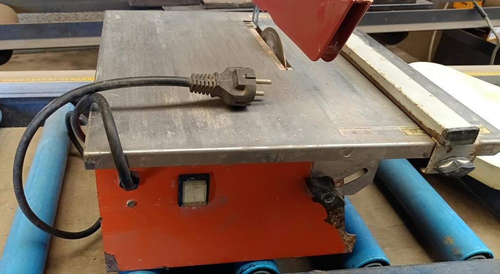Scie circulaire a eau pour carrelage, Bricolage & Construction, 20 à 40 cm, Enlèvement, Utilisé, Autres types