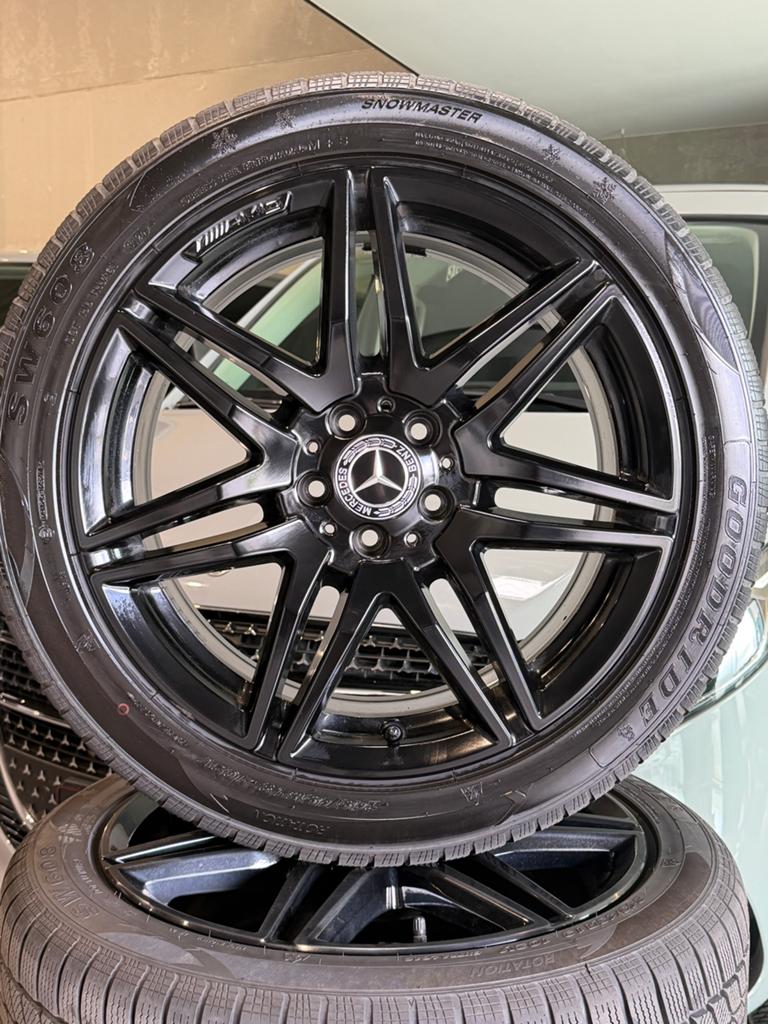 Mercedes W447 AMG velgen + winterbanden (origineel), Auto-onderdelen, Banden en Velgen, Winterbanden, Ophalen, 19 inch
