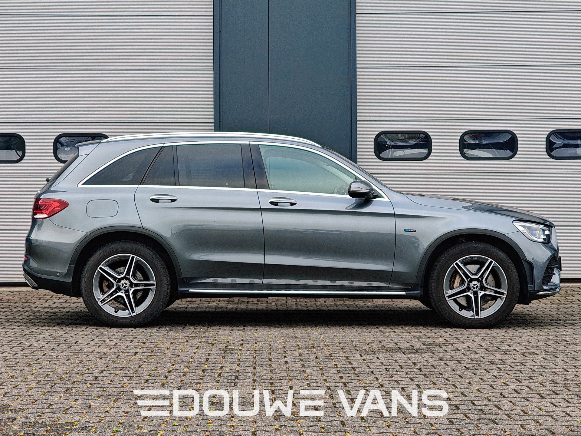 Mercedes-Benz GLC 300e 4MATIC Panorama Burmester 360 Camera, Auto's, Automaat, Gebruikt, 4 cilinders, 320 pk