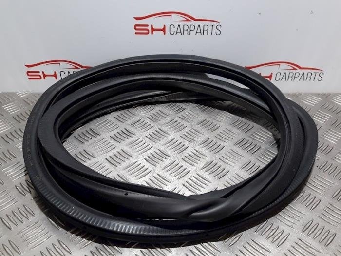 Portierrubber 4Deurs rechts-achter van een Volkswagen Golf P, Gebruikt, -, Volkswagen, -