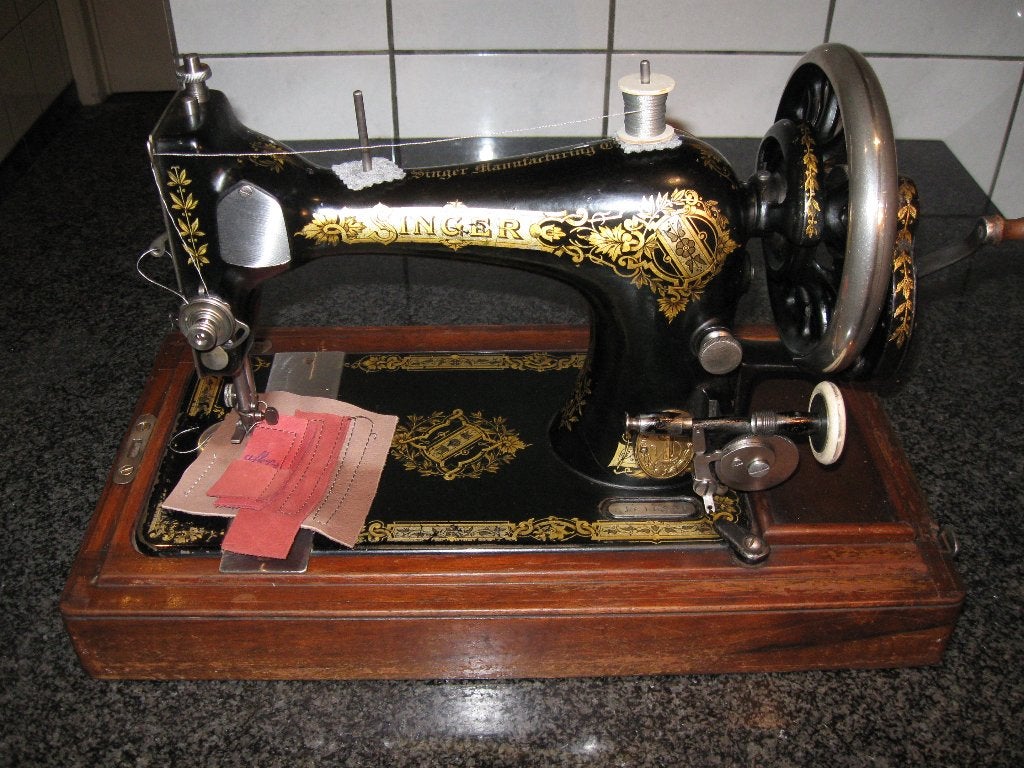 Naaimachine (leerstikker), Hobby en Vrije tijd, Naaimachines en Toebehoren, Ophalen, Gebruikt, Naaimachine