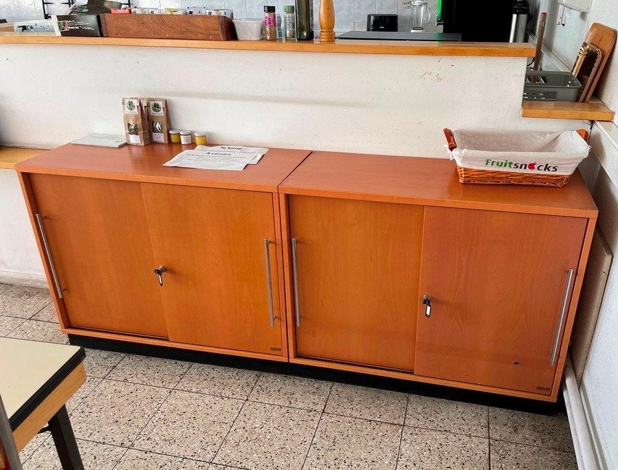 Armoires / Biblios / Commodes GRATUIT @ OXFAM Solidarité, Enlèvement, Utilisé, Métal