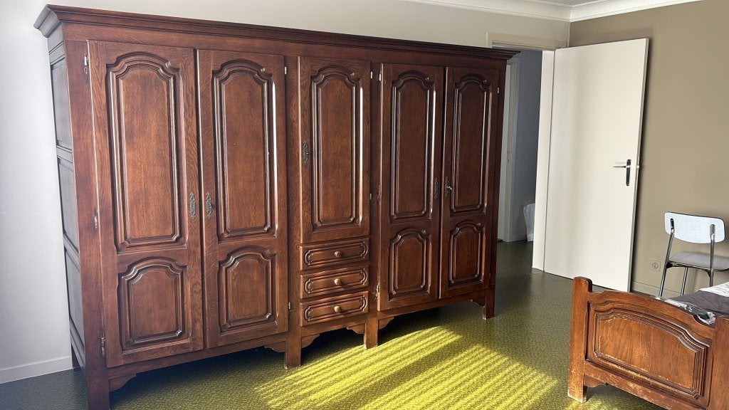 Grote massief eiken 6-deurs kleerkast in landelijke stijl, Ophalen, Gebruikt, Eikenhout, 200 cm of meer