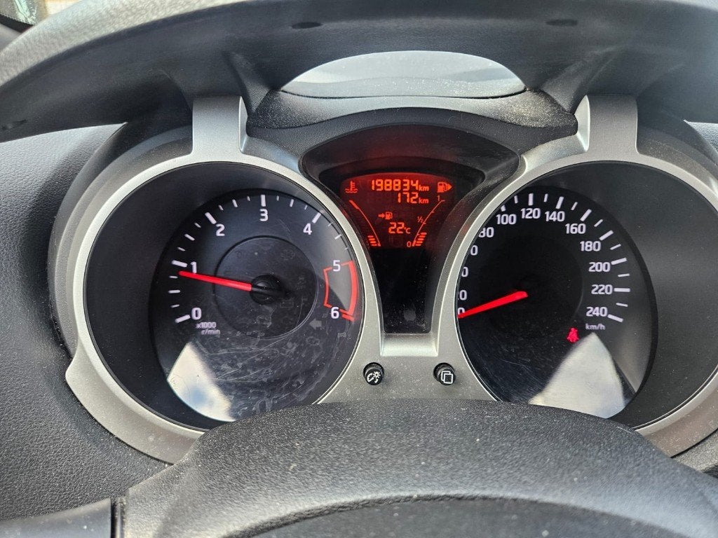 Nissan Juke ️ +32479094559 ️ 1,5 dCi  GPS, Auto's, Voorwielaandrijving, Stof, Zwart, 4 cilinders