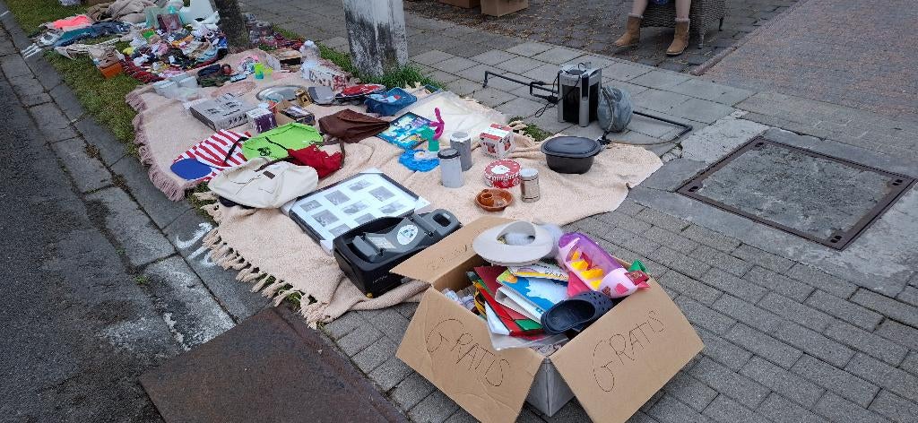 Rommelmarkt ieper 3 mei, Ophalen, Gebruikt