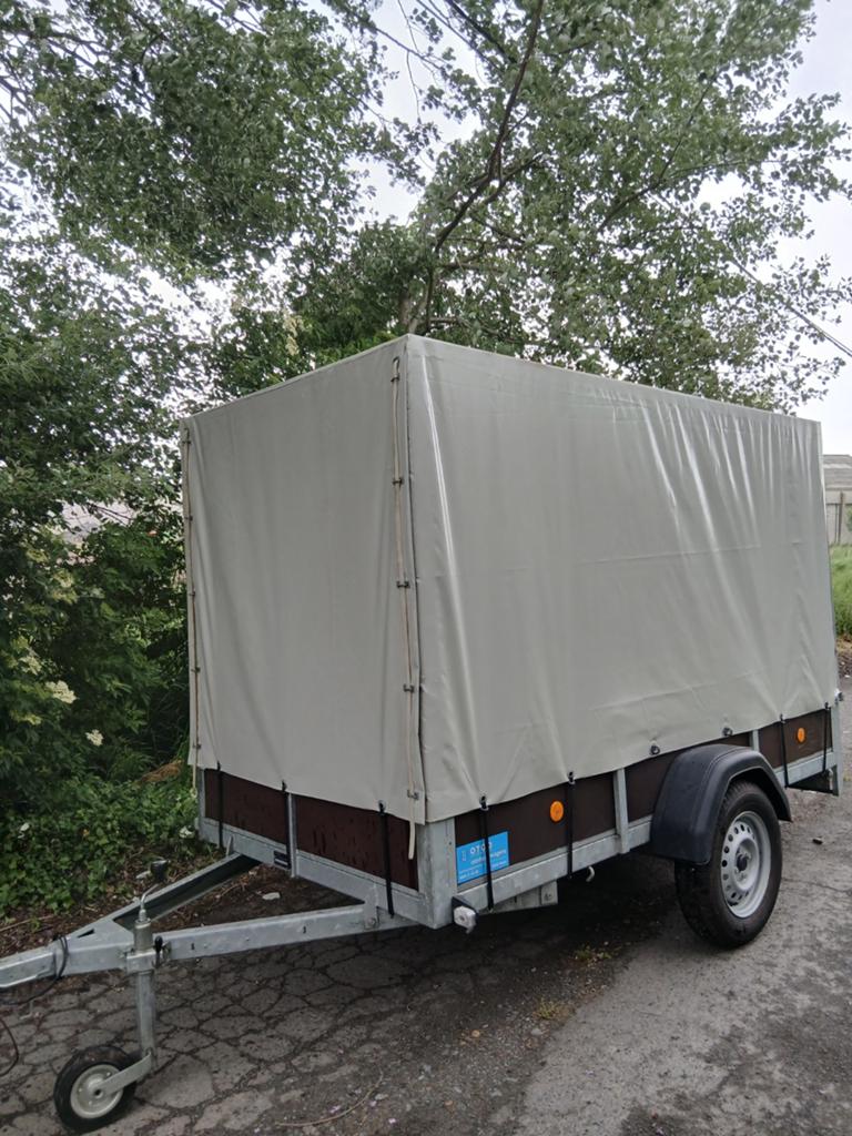 Remorque de 750 kg 260 x 130 x 155 fermée comme neuve !, Enlèvement, Comme neuf