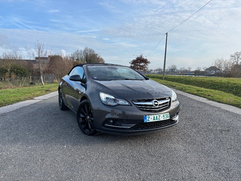 Opel Cascada 1400 turbo topstaat GPS camera, Cabriolet, Leder, Bedrijf, Handgeschakeld