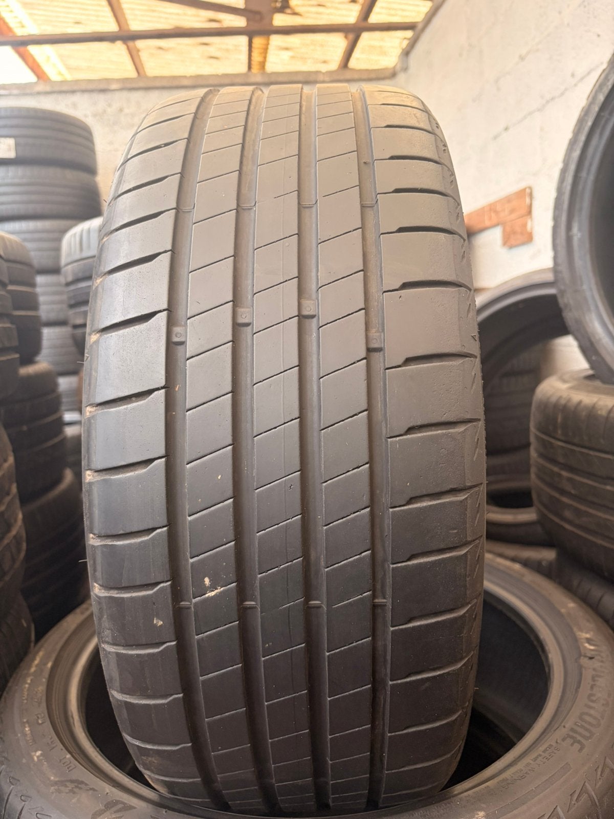 225 40r19 Bridgestone avec montage et équilibrage, Ophalen, Gebruikt