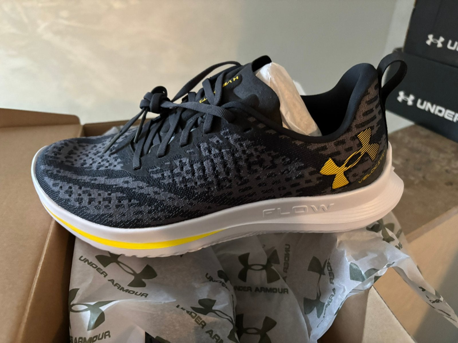 Under Armour UA Velociti 4 hardloopschoenen,, Vêtements | Hommes, Chaussures, Enlèvement, Neuf, Noir