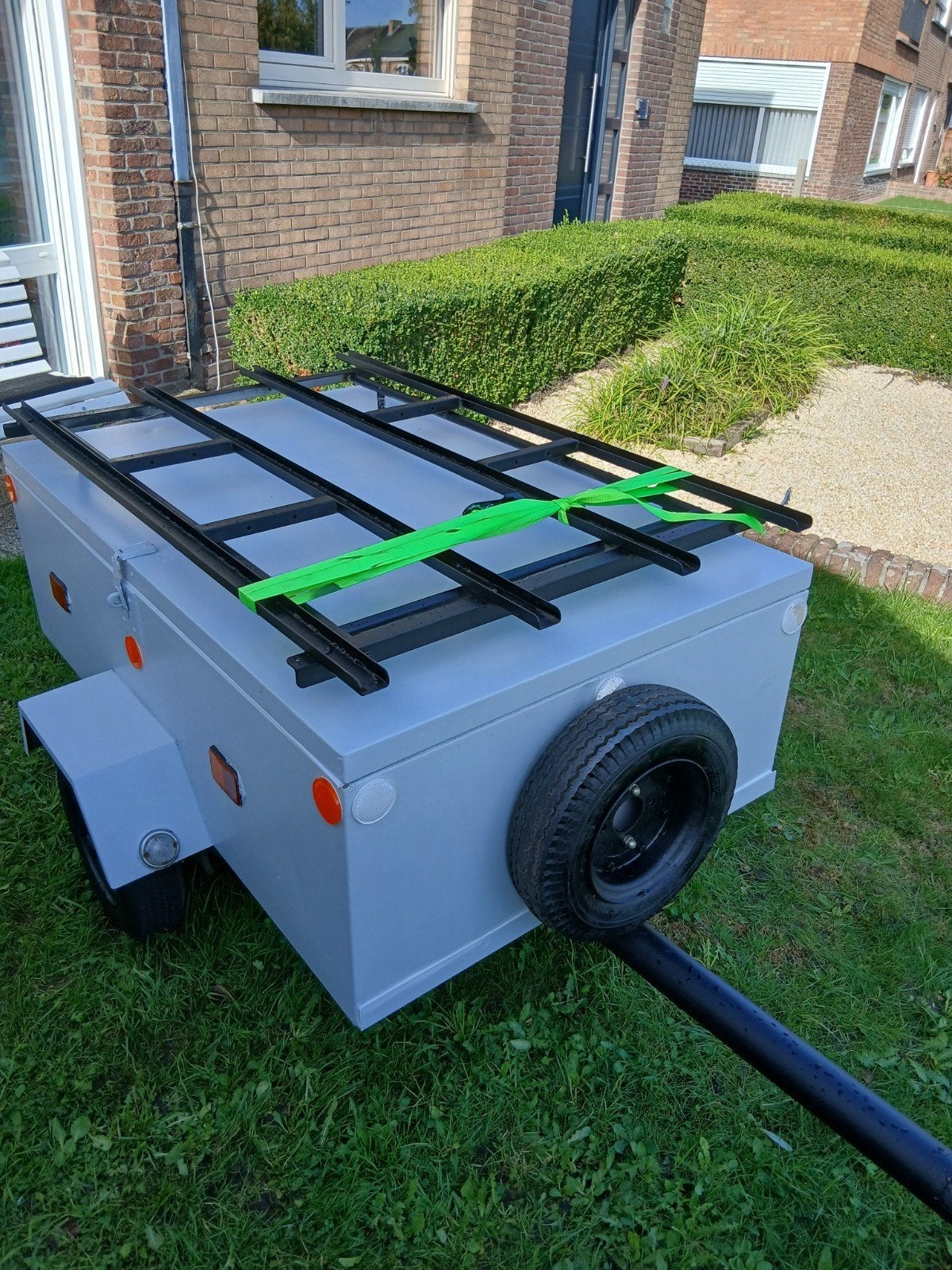 TRAILER KEURINGSVRIJ, Ophalen