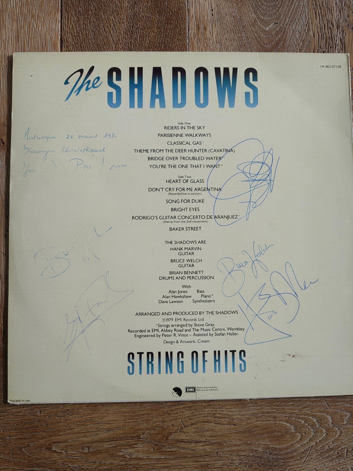 The Shadow  String of hits gesigneerd 80's, Gesigneerd, Ophalen of Verzenden