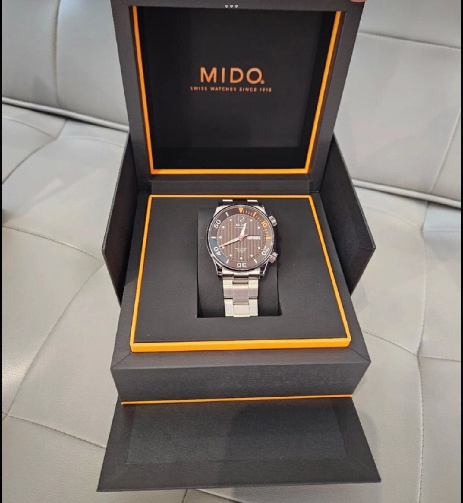 montre homme sport et elegante Mido super etat, Enlèvement ou Envoi, Comme neuf