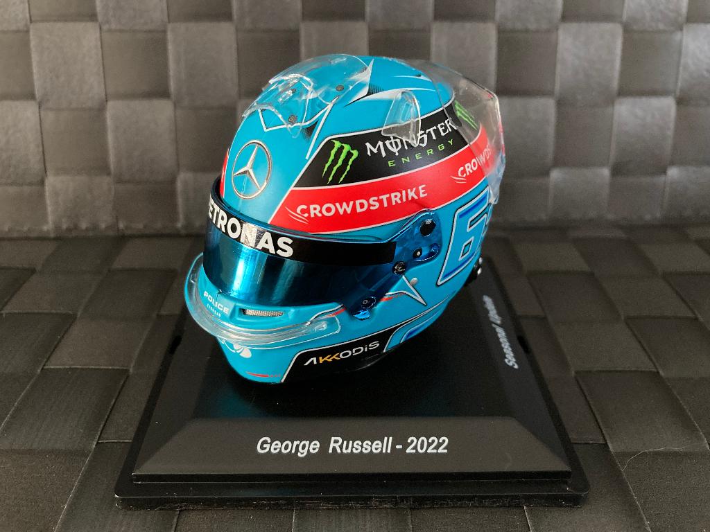 George Russell 1:5 helm 2022 Mercedes AMG Petronas W13, Enlèvement ou Envoi, Neuf, ForTwo