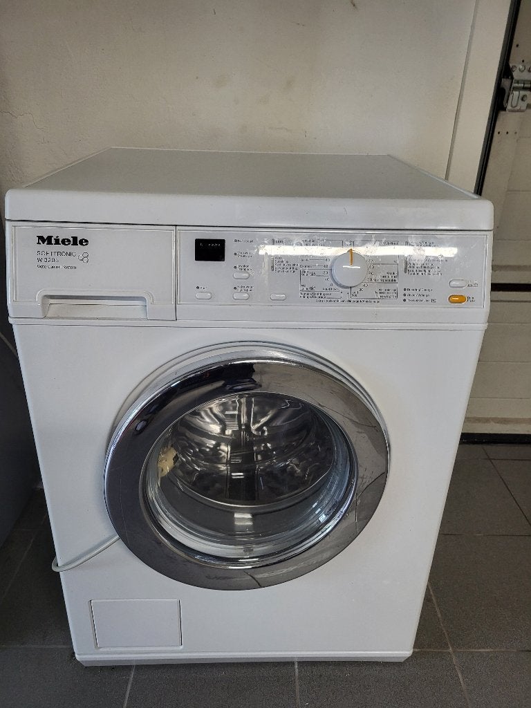 wasmachine Miele W3205, Ophalen, 1200 tot 1600 toeren, Gebruikt, 4 tot 6 kg