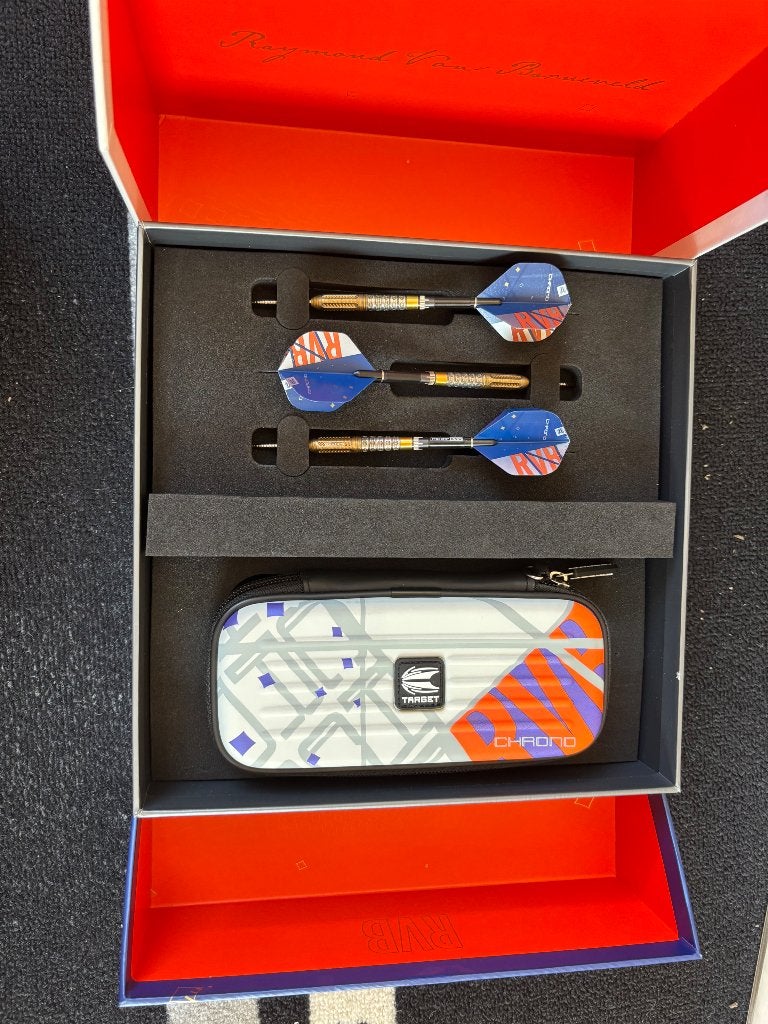 RvB Chrono darts target 25 gram van Barneveld, Sport en Fitness, Darts, Ophalen of Verzenden, Zo goed als nieuw, Pijlen