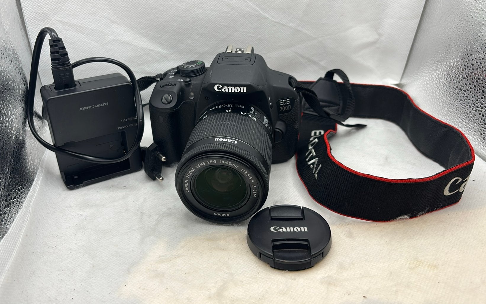 Canon EOS 700D DSLR-camera + EF-S 18-55 mm IS STM-lens, Audio, Tv en Foto, Ophalen of Verzenden, Gebruikt, Canon