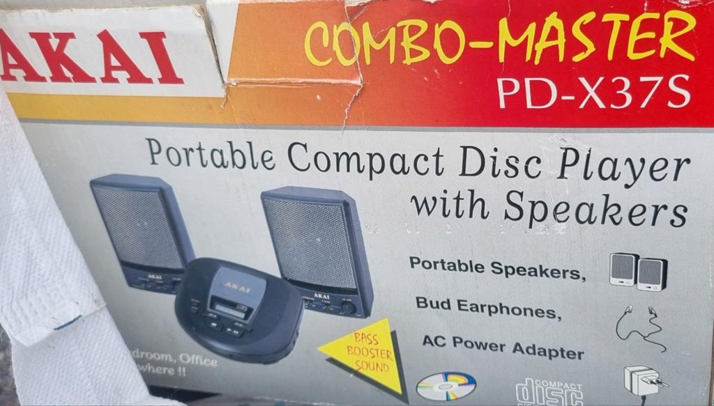 Akai disck man set, Enlèvement