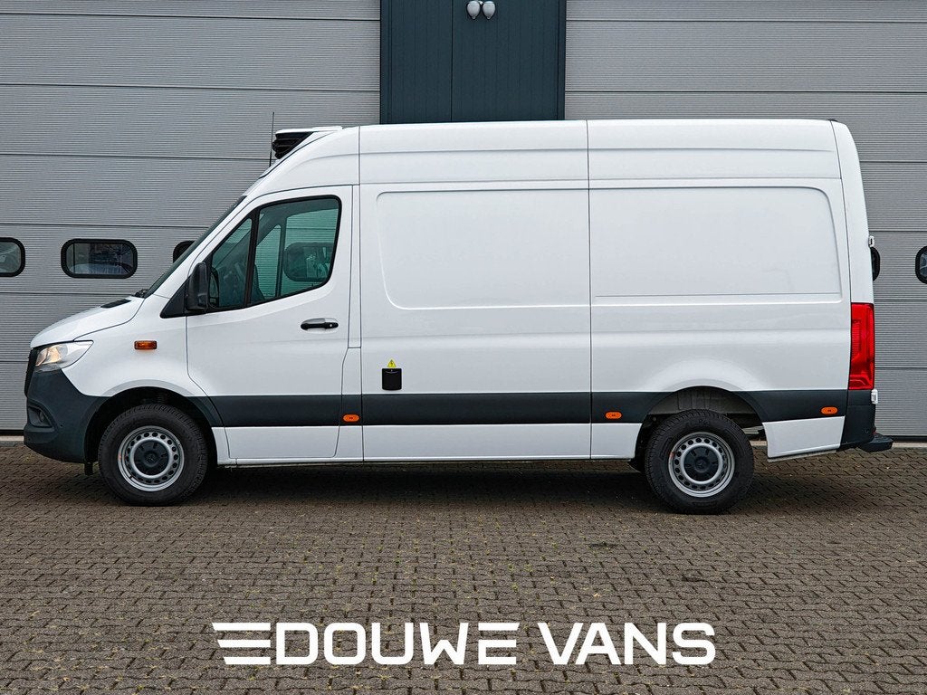 Mercedes-Benz Sprinter 317 L2H2 Automaat LED Vrieswagen Koel, Autos, Camionnettes & Utilitaires, Achat, Entreprise, 2000 kg, Noir