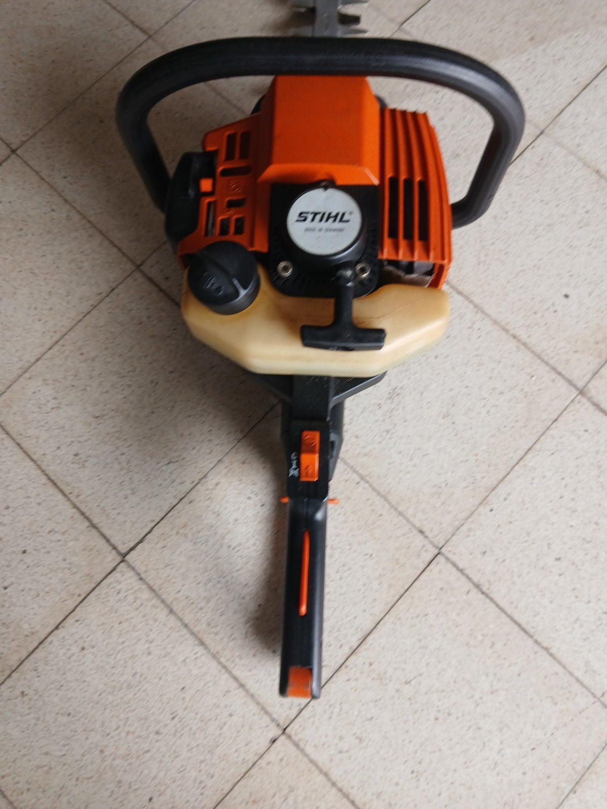 stihl hs80, Ophalen