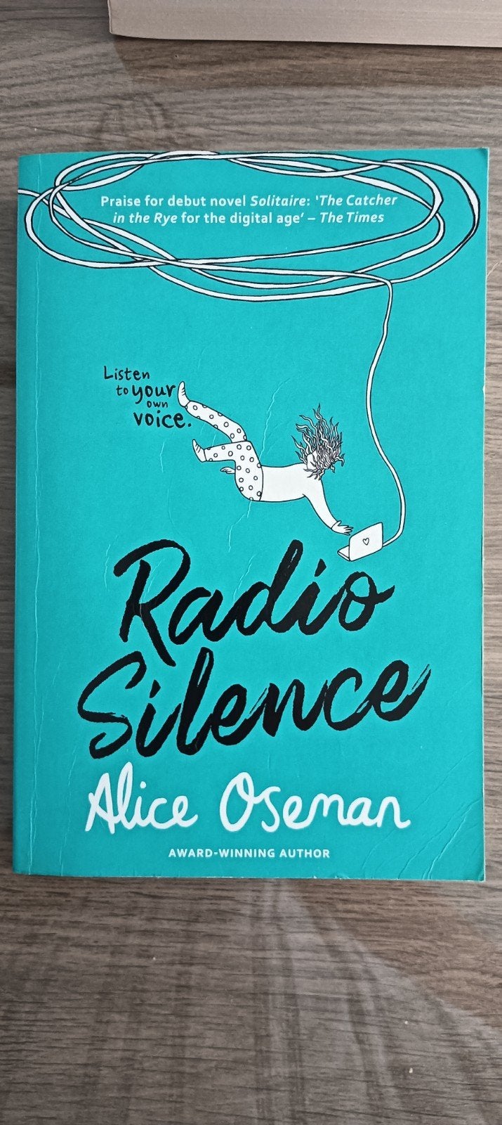 radio silence, Boeken, Chicklit, Ophalen