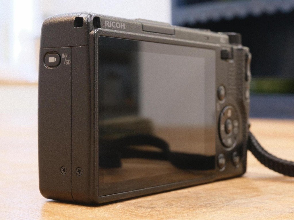 Ricoh GR IV – Comme neuf, boîte d'origine, garantie 2028, TV, Hi-fi & Vidéo, Appareils photo numériques, Batterie, Sans zoom optique