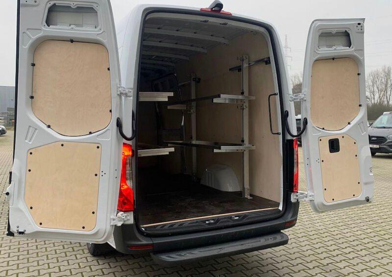 DRINGEND GEZOCHT ZELFSTANDIGE CHAUFFEUR PAAL BERINGEN, Vacatures, Vast contract