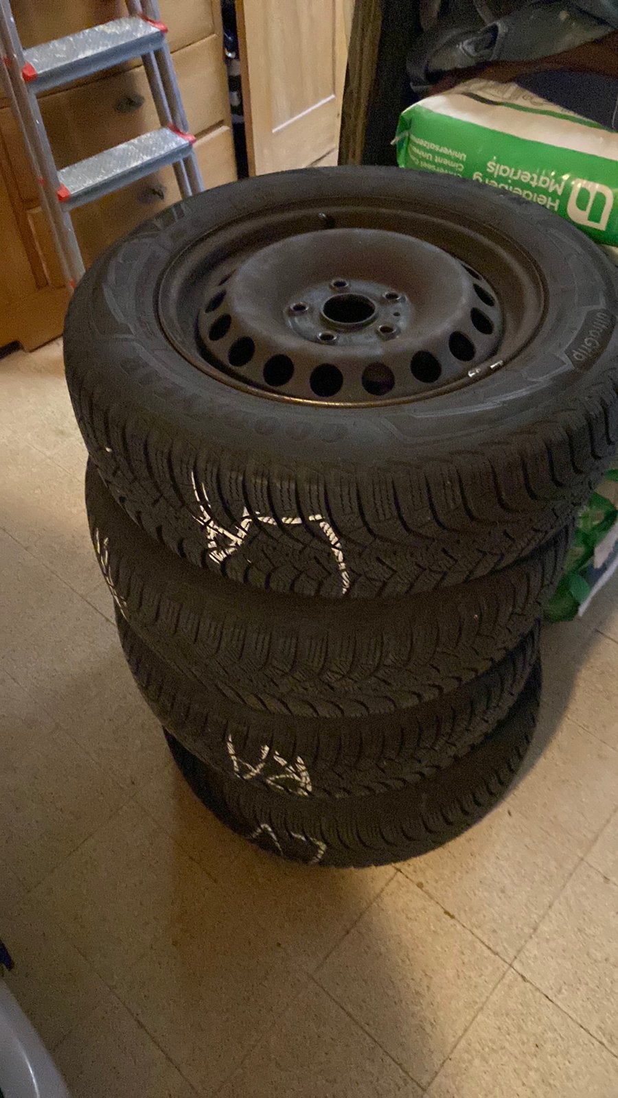Set  Volkswagen velgen met winterbanden op, Enlèvement, Pneus hiver, Jante(s)