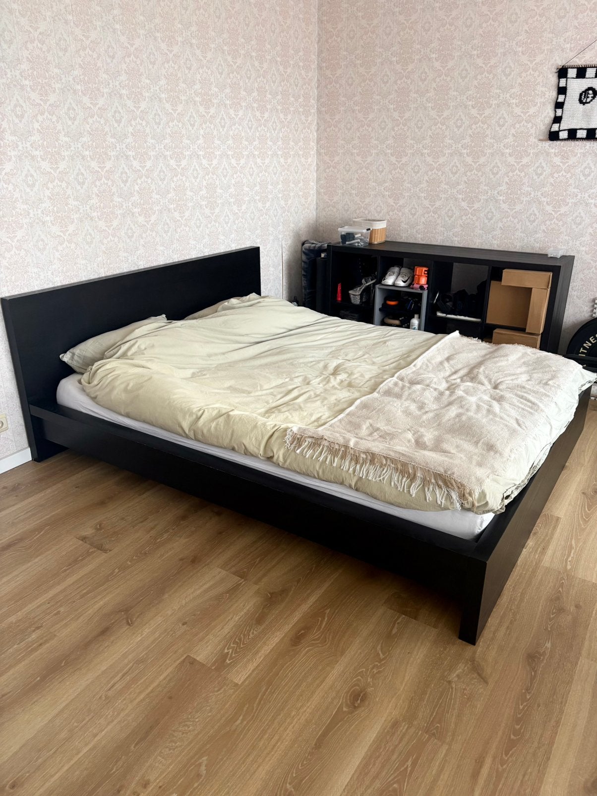 Cadre de lit IKEA MALM - noir 180 x 200, Enlèvement, Comme neuf, Noir