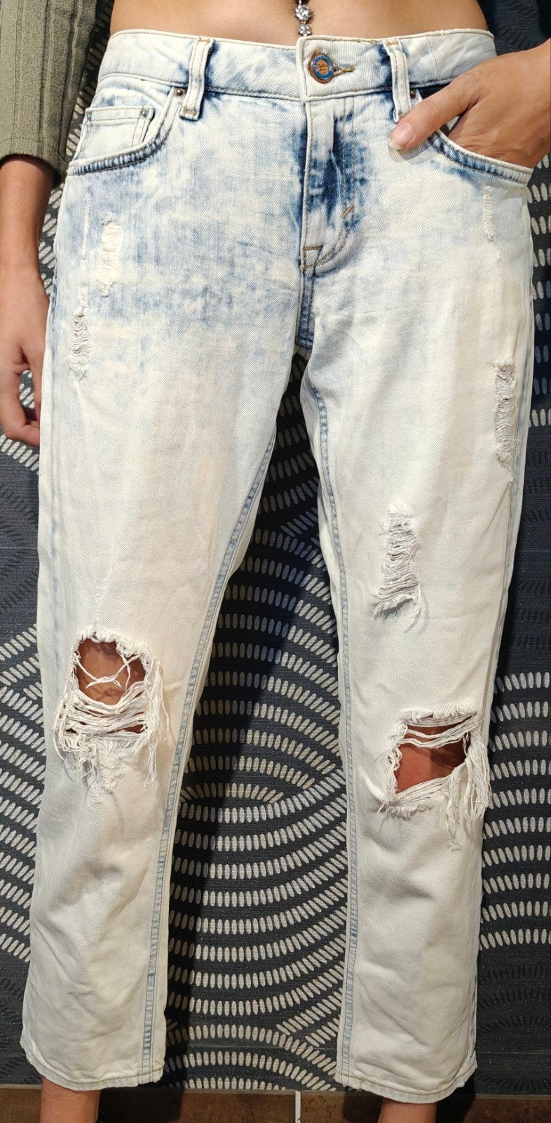 Jeans boyfriend bleu bleach déchiré Colin's Julia 893, Enlèvement ou Envoi, Colin's, W27 (confection 34) ou plus petit, Porté