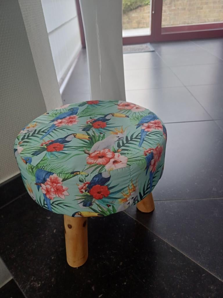 Lente krukje met bloemen en papagaas, Minder dan 50 cm, Rond, Minder dan 50 cm, Ophalen of Verzenden