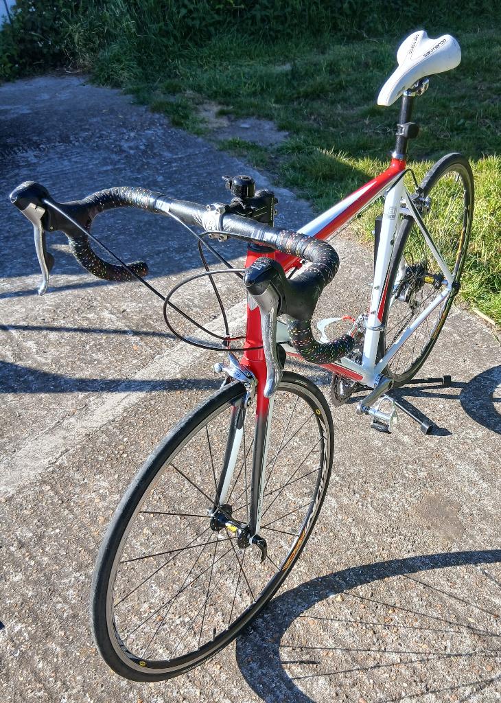 Vélo de route Trek. Taille 1,60 à 1,80 m, Vélos & Vélomoteurs, Vélos | Vélos de course, Plus de 20 vitesses, Aluminium, 57 à 61 cm
