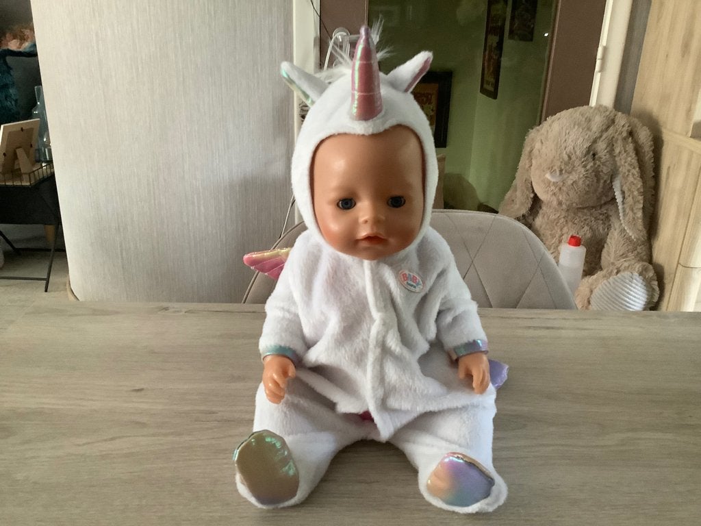 Poupée de jeu licorne Baby Born (40 cm), Enfants & Bébés, Jouets | Poupées, Comme neuf, Baby Pop, Enlèvement ou Envoi