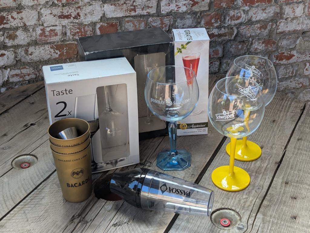 Diverse cocktailglazen, Ophalen, Zo goed als nieuw