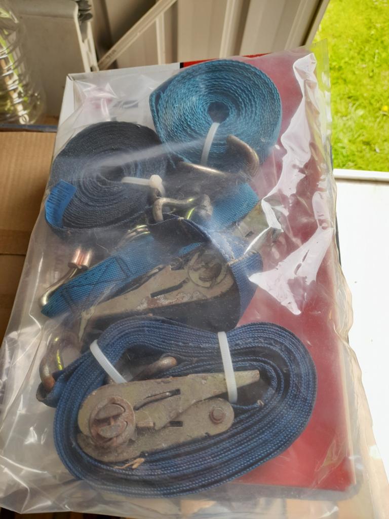 Spanbanden of ratelsystemen voor ladingen extra vast maken, Enlèvement ou Envoi, Utilisé, Manuelle