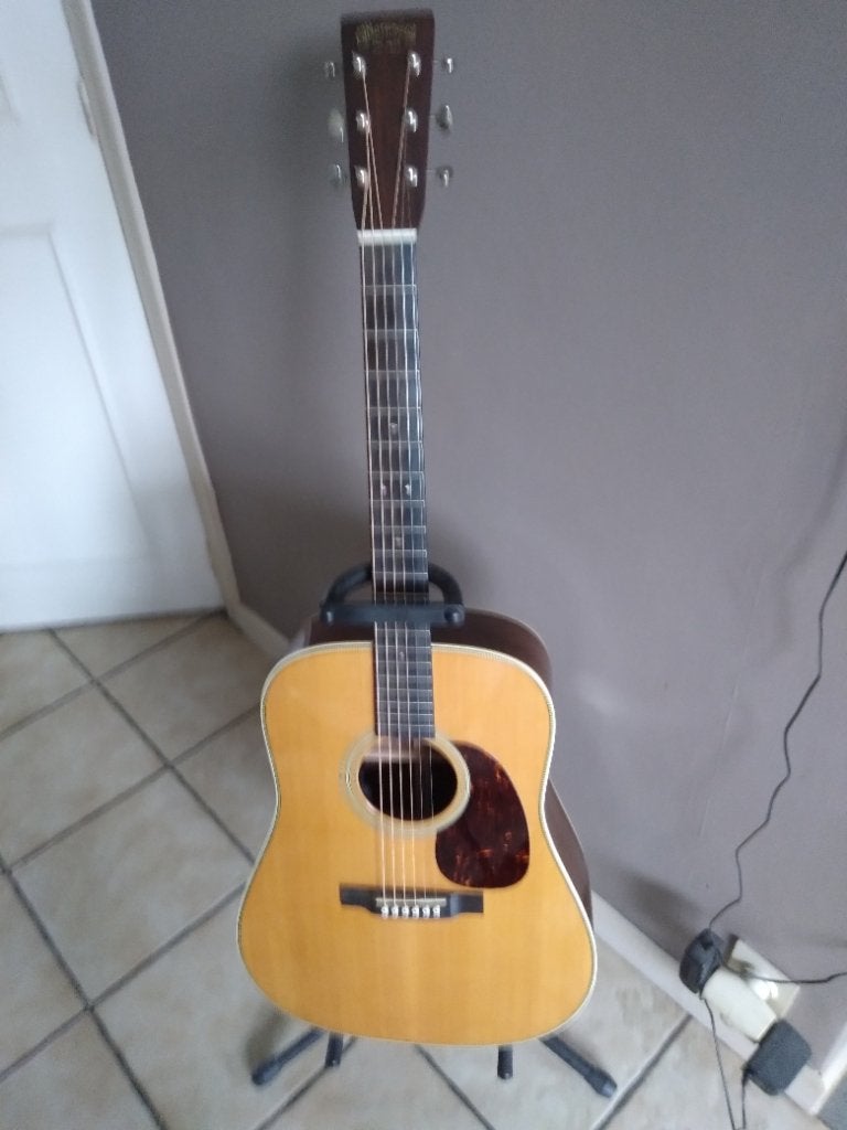 Martin HD28E, Muziek en Instrumenten, Ophalen, Zo goed als nieuw, Western- of Steelstringgitaar, Met koffer