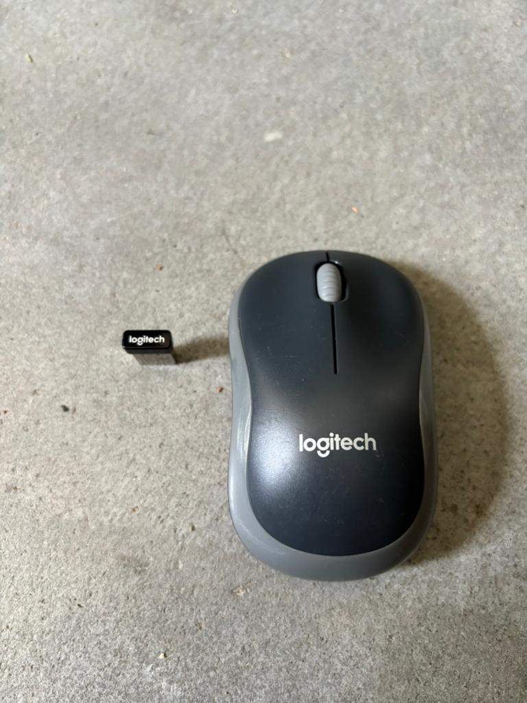 Logitech draadloze muis m185, Ophalen of Verzenden, Zo goed als nieuw