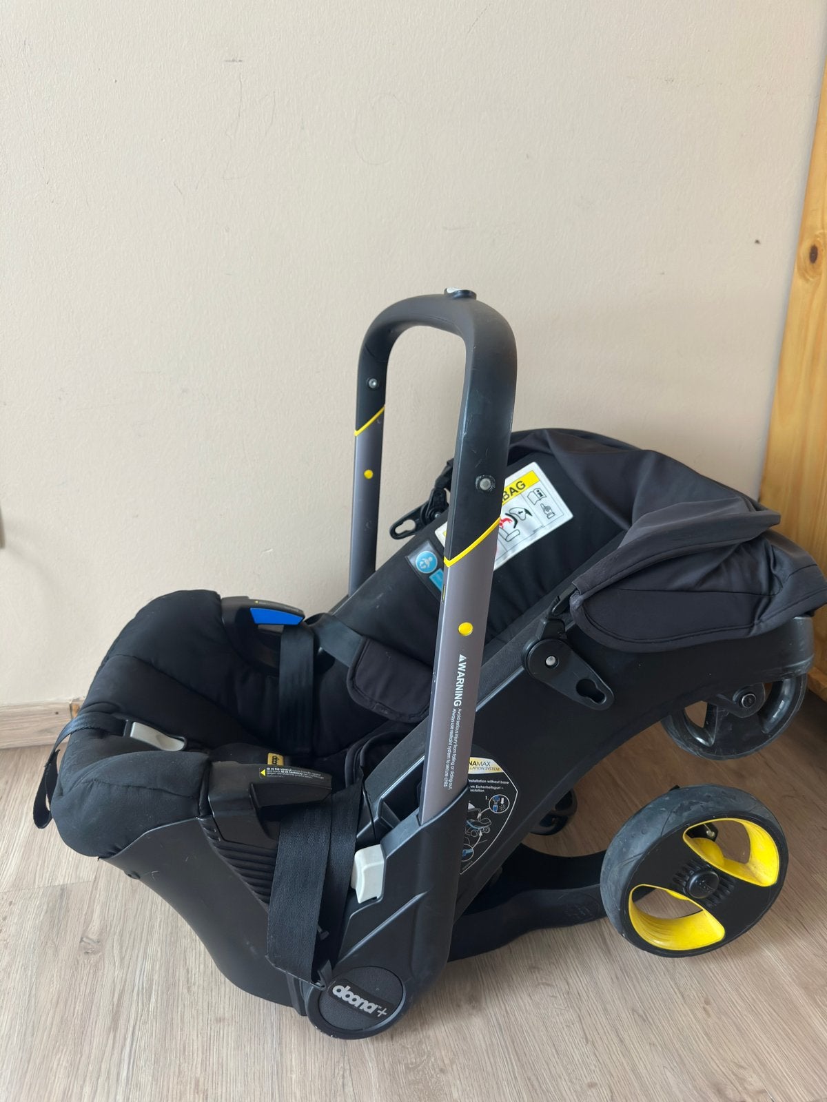 Doona buggy black edition, Kinderen en Baby's, Ophalen of Verzenden, Zo goed als nieuw, Met autostoeltje, Kinderwagen