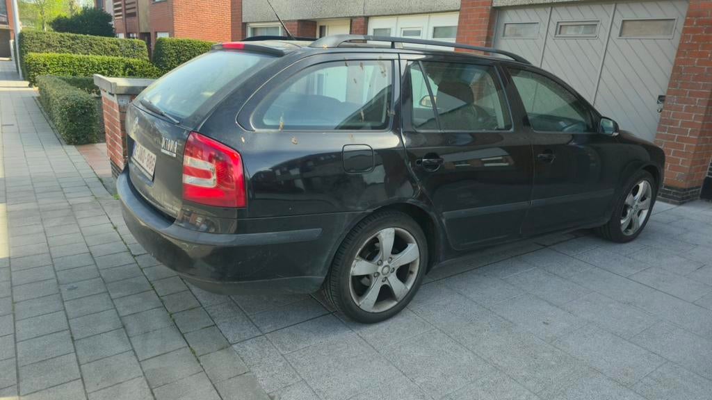 Skoda octavia 1.9tdi 77kw rijd zeer goed en zuinig, Autos, Skoda, Achat, Noir, 5 portes, Particulier