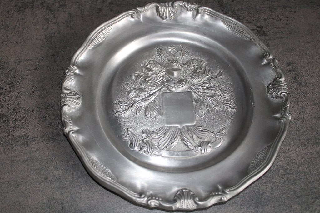 Petite assiette en étain lourde. (d 21,5 cm, p 620 gr) 94 %., Enlèvement ou Envoi