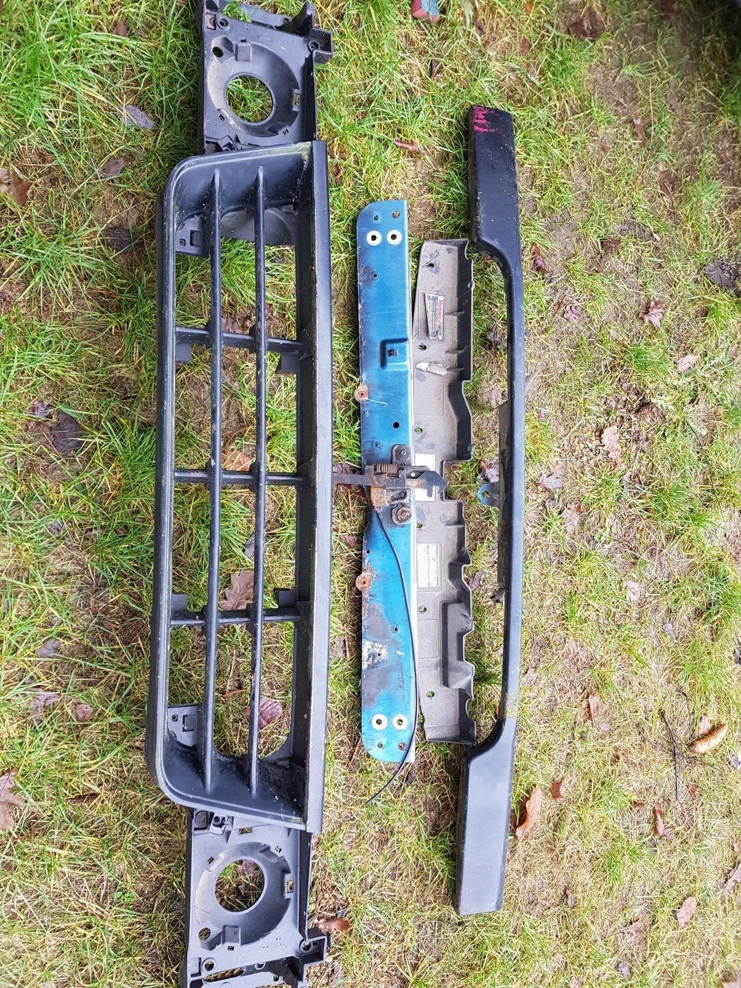 FORD ECOLINER VOORFRONT BALK EN SLOTPLAAT EN GRIL  BJ 1993, Gebruikt, -, Voor, -