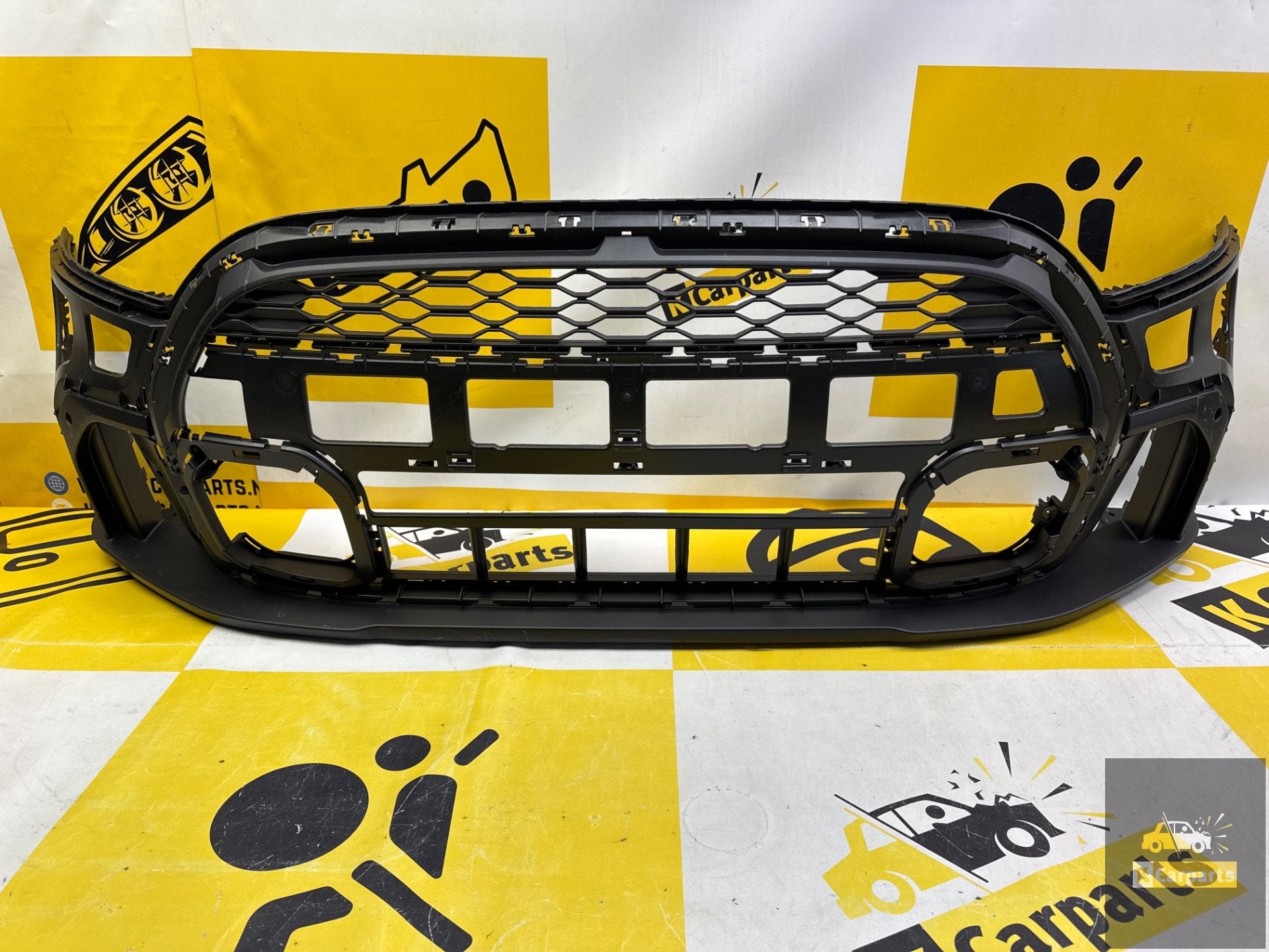 Voorbumper mini Cooper S f55 F56 114129-109450543, Gebruikt, Voor, Customer.service@mini.co.uk, Mini