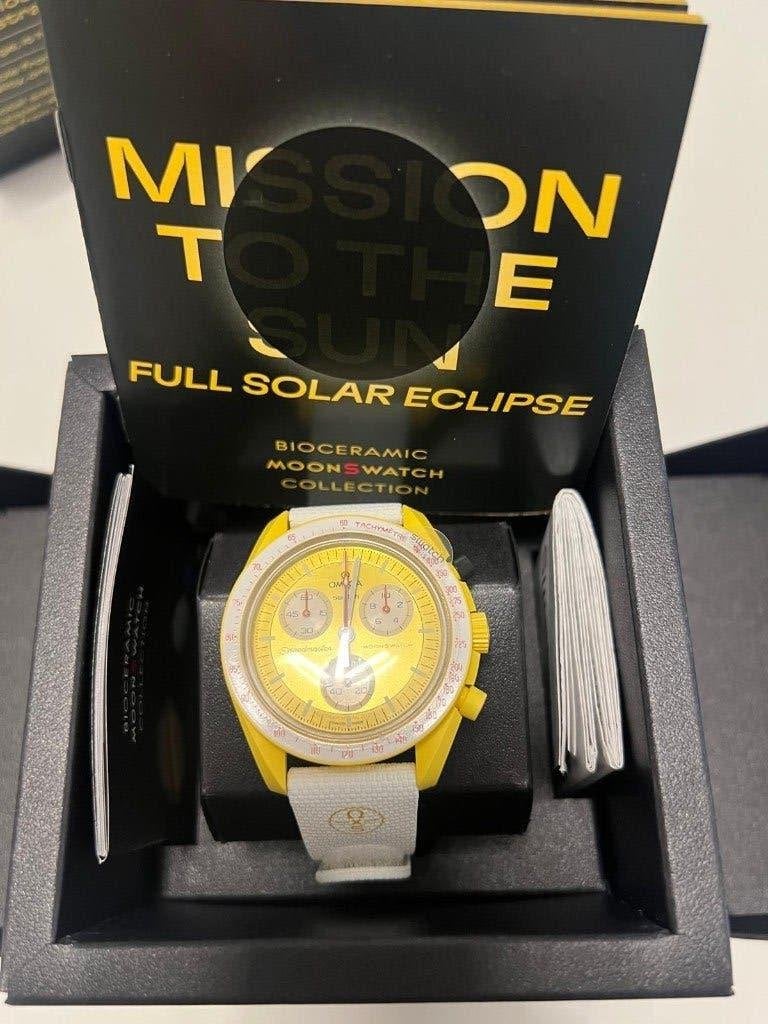 Swatch mission to the sun solar eclipse, Handtassen en Accessoires, Horloges | Heren, Kunststof, Verzenden, Polshorloge, Swatch